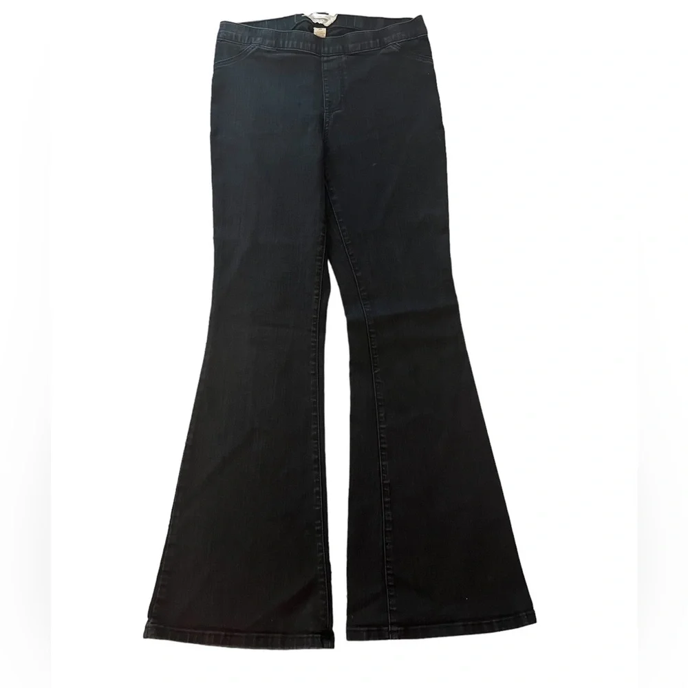ALTAR’D STATE BLACK PULL UP FLARE JEANS

Size: medium